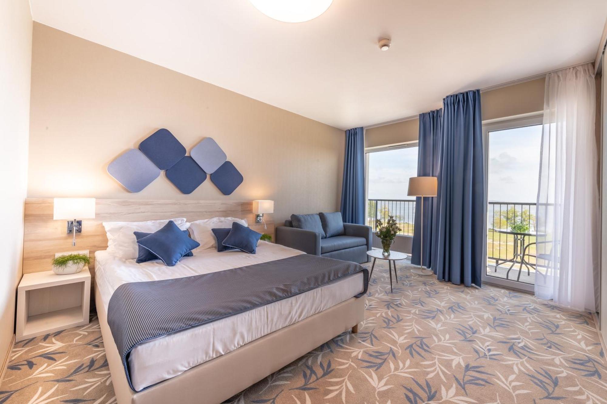 Blue Marine Mielno Aparthotel Mielno  Eksteriør bilde