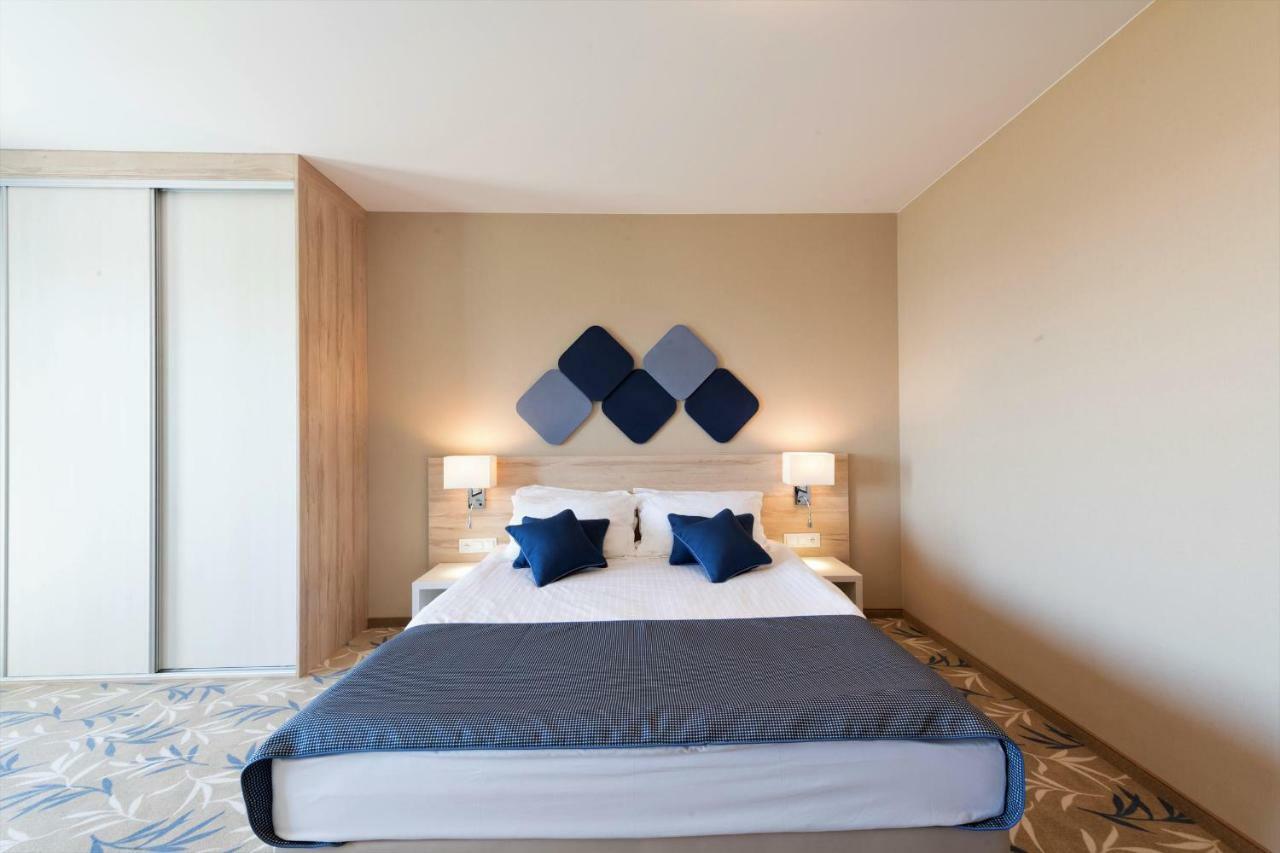 Blue Marine Mielno Aparthotel Mielno  Eksteriør bilde
